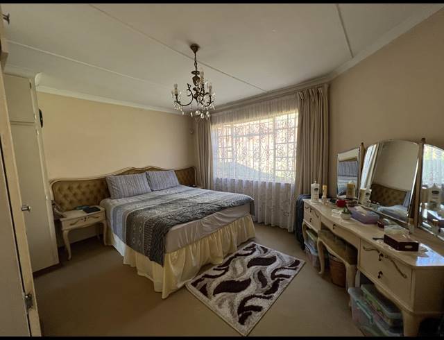 3 BEDROOM FREESTANDING FOR SALE IN RAISETHORPE